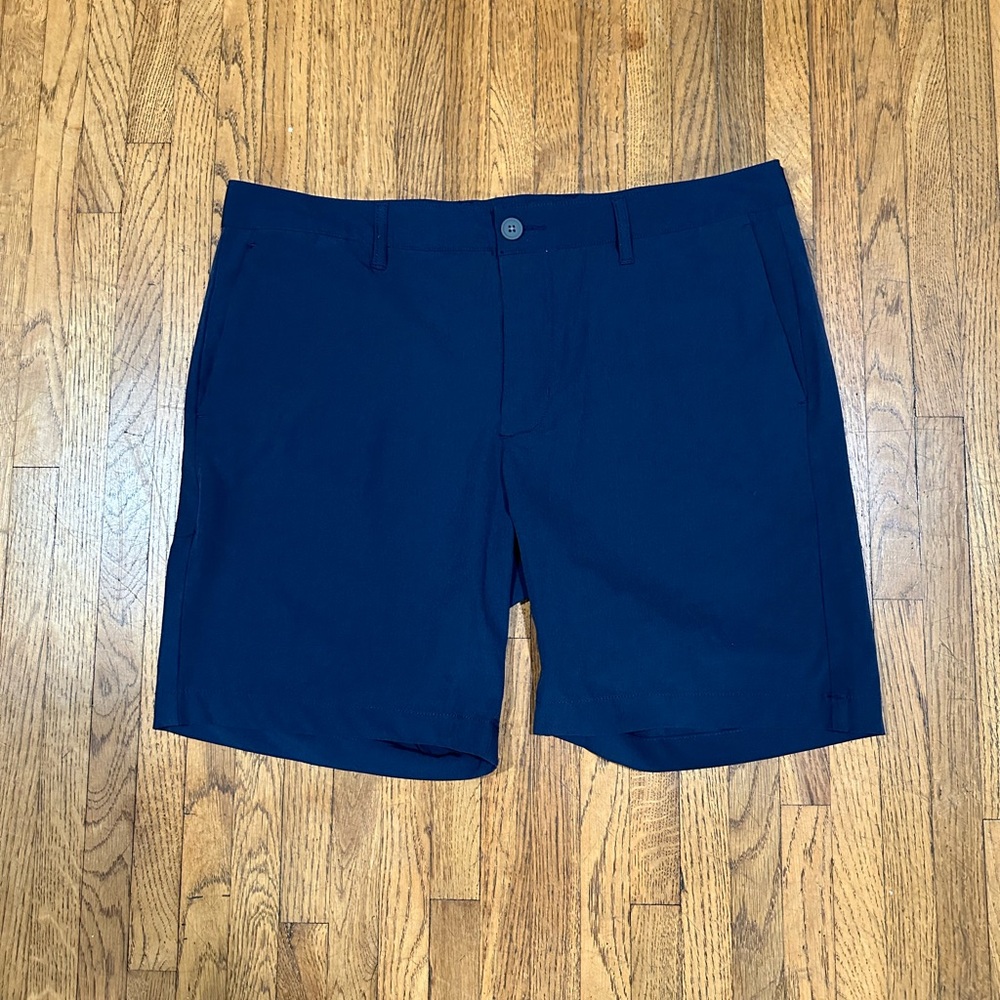 Tommy Bahama Blue Men’s Shorts Size 34